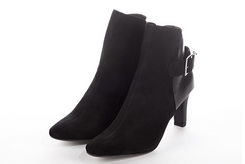 Matt black women's ankle boots with buckles at the back. Round toe. High kitten heels. Front view - Florence KOOIJMAN